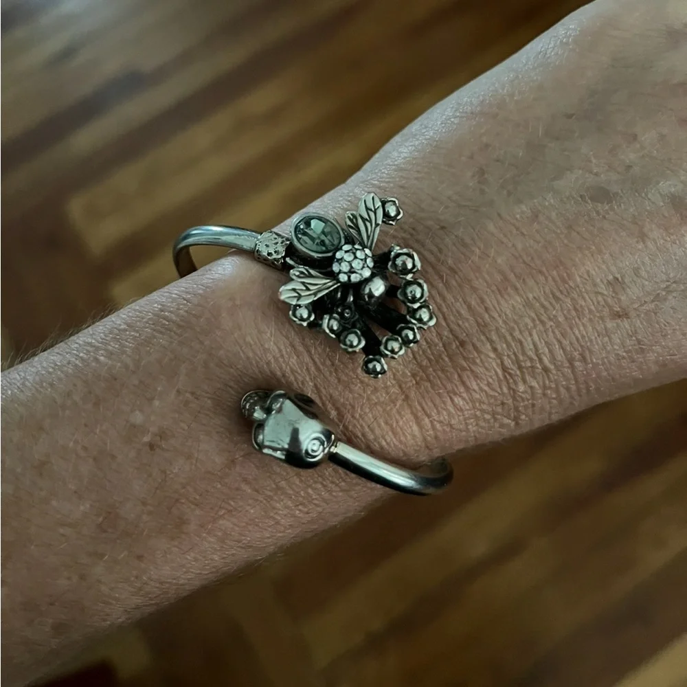 Alexander McQueen Skull and Bee Bracelet - Picture 4 of 6